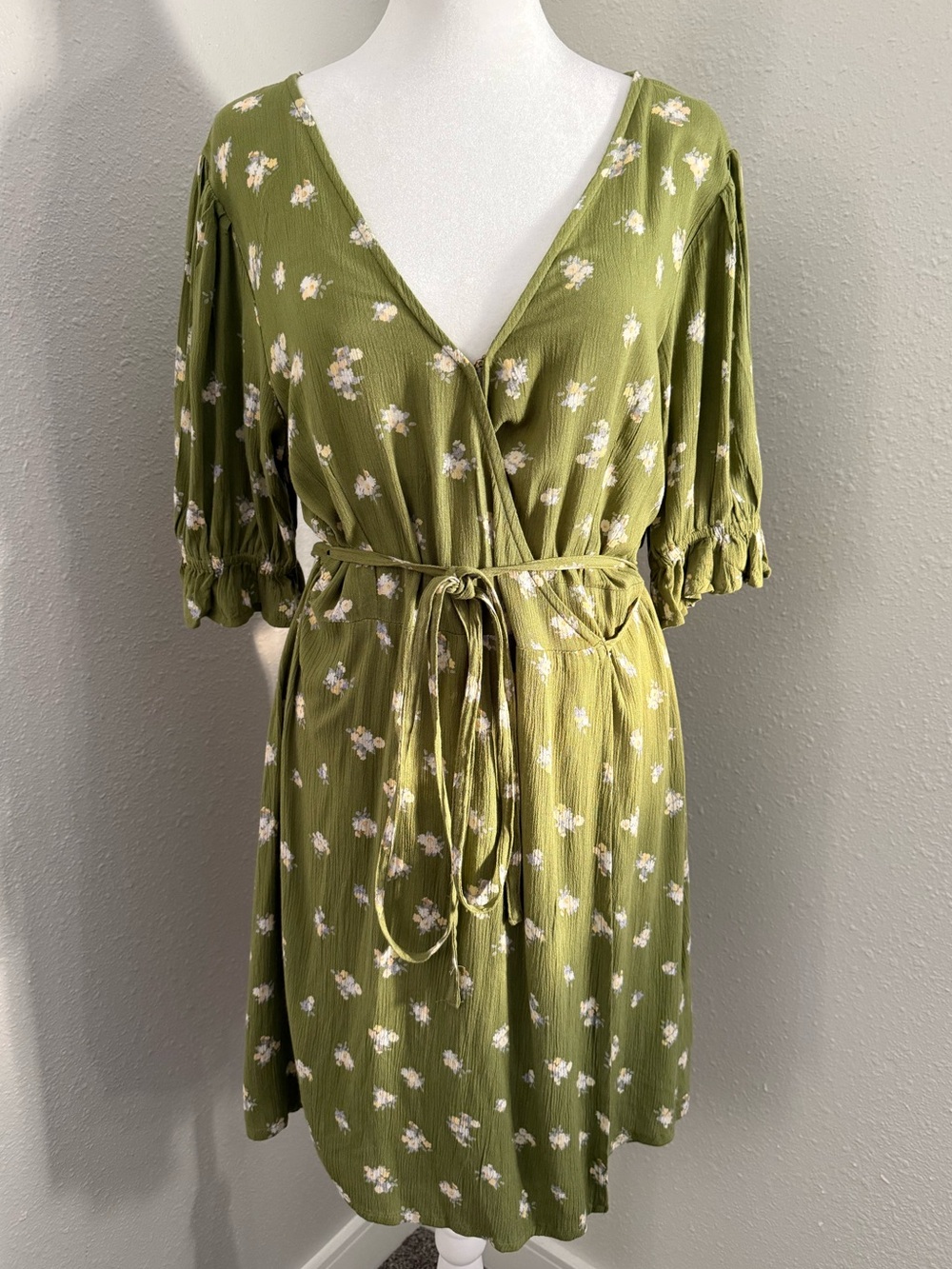 Billabong Chiquita Floral Wrap Dress Olive Green Boho Size Large NWT